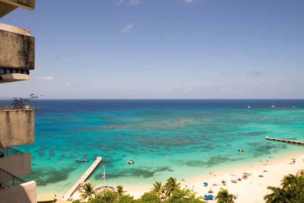 Фото Baywatch Beach at Montego Bay Club