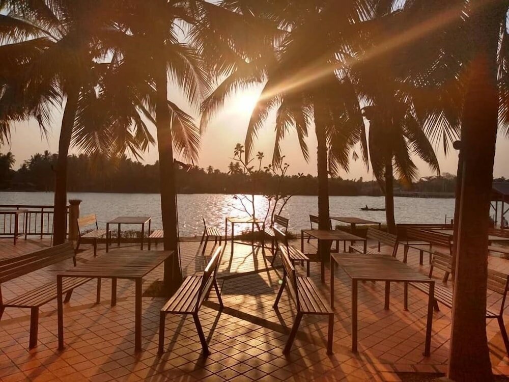 Фото Baan Tai Had Resort and Water Sports