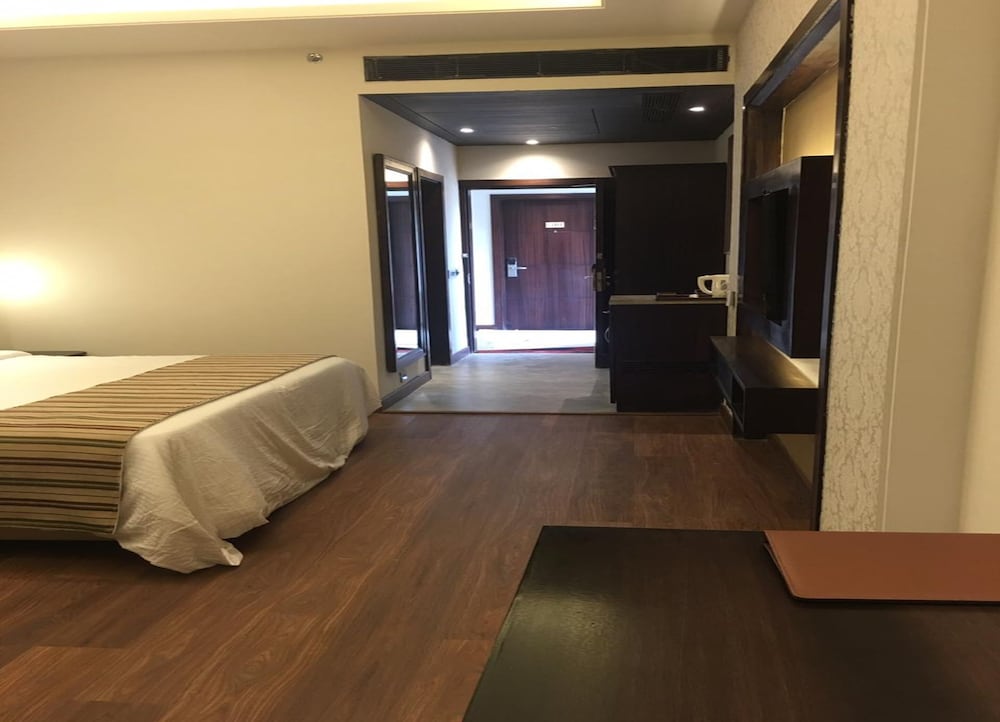 Фото Sarovar Portico Dehradun