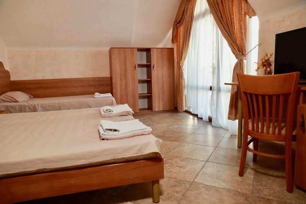 Фото Family hotel Tropicana