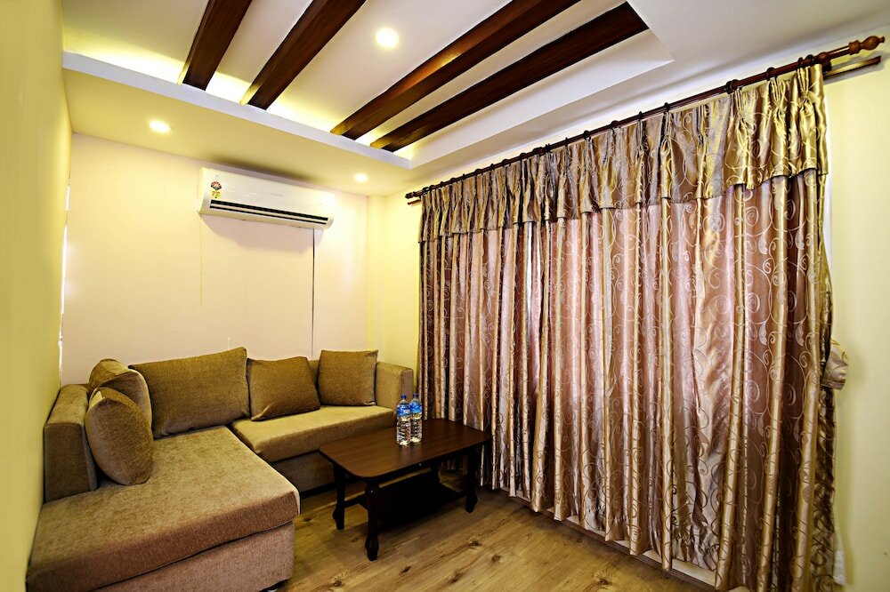 Фото Hotel Sapana Garden