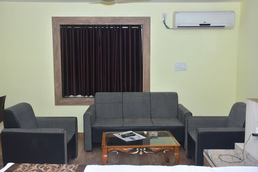 Фото Hotel Arya Palace