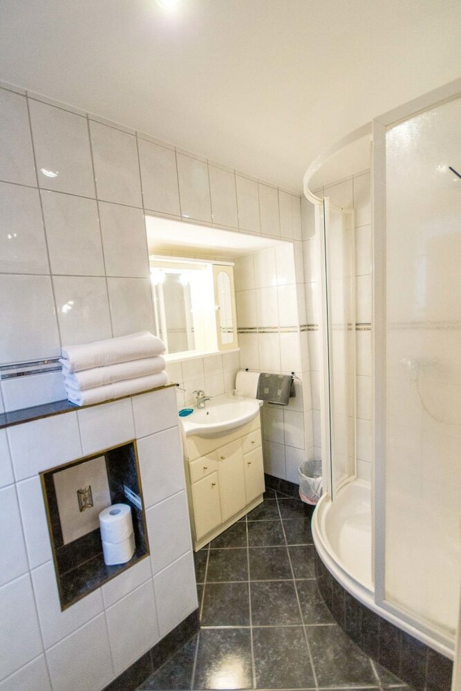 Фото Ski-n-lake City Apartments