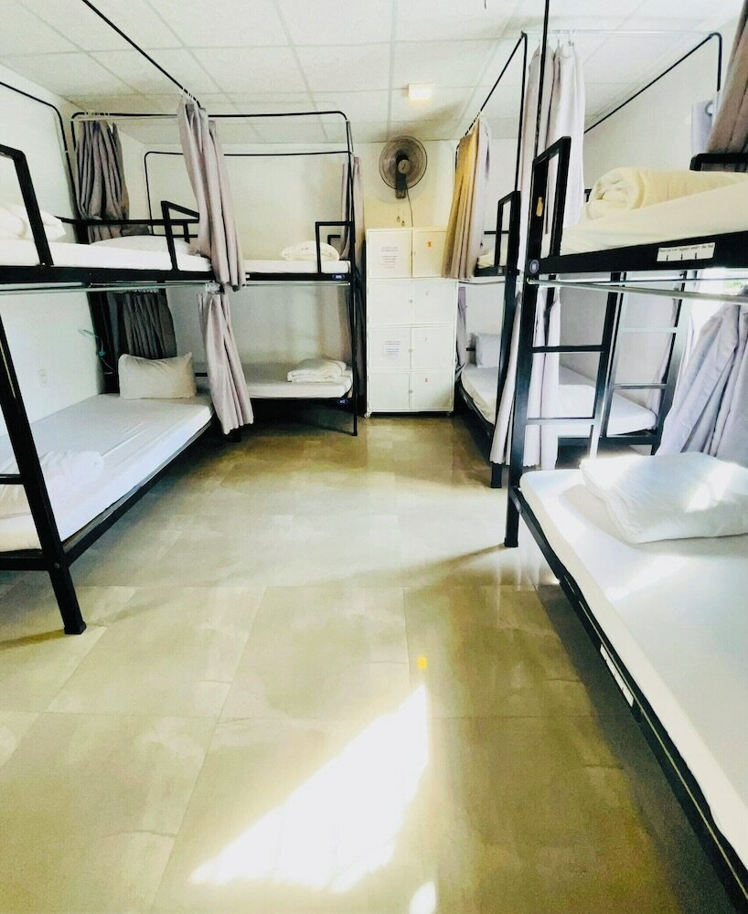 Фото Shark Hotel - Hostel