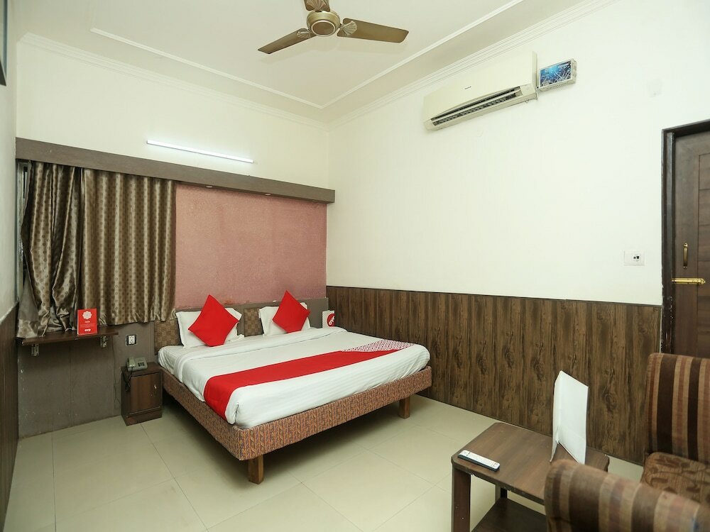 Фото Oyo 18429 Hotel Sai President