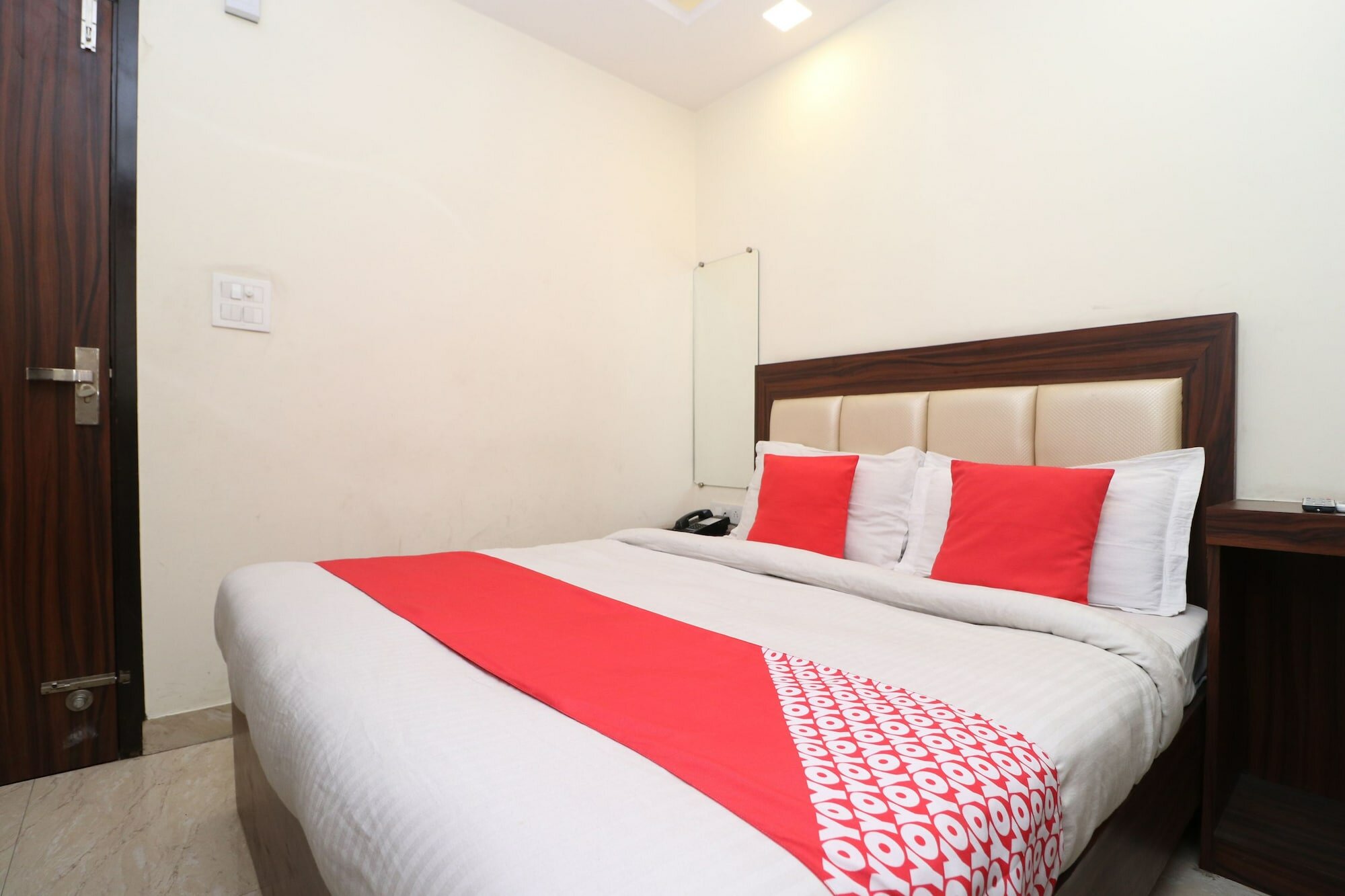 Фото Oyo 28646 Hotel Golden Heart