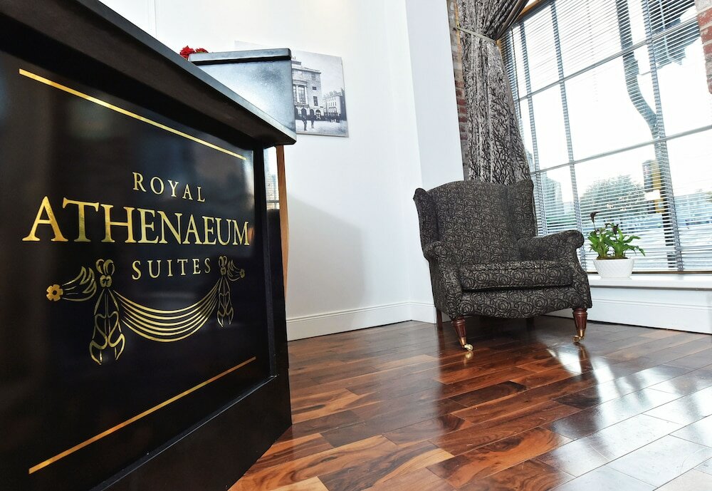 Фото Royal Athenaeum Suites