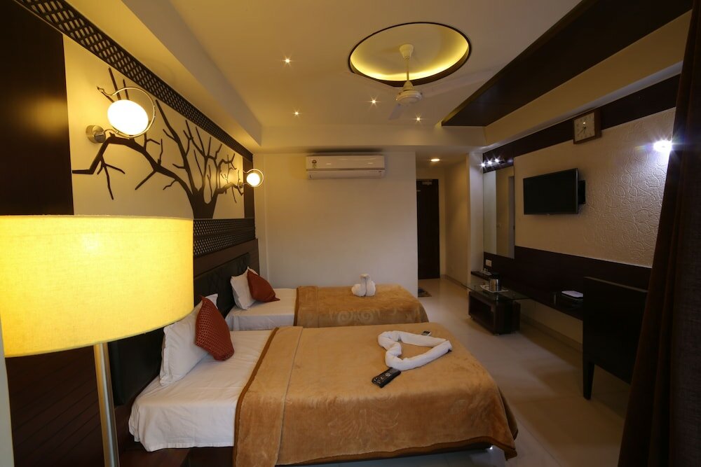 Фото Hotel Grandpragati