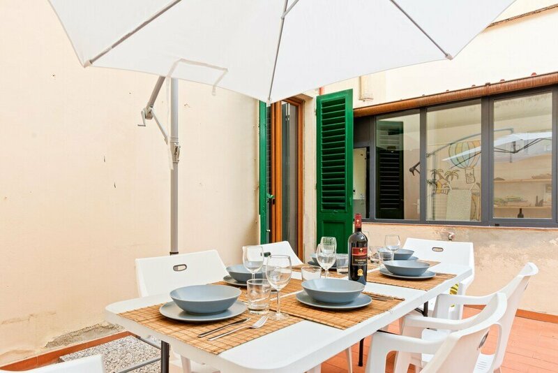 Гостиница Piazza Alberti Apartment with Terrace во Флоренции