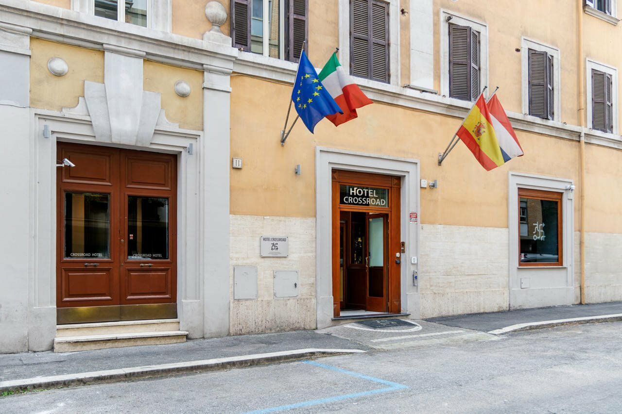 Фото Crossroad Hotel