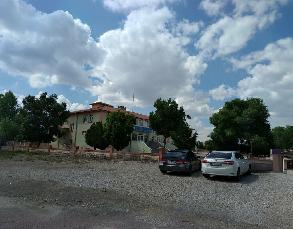 School Derinkuyu Mehmet Akif Ersoy Middle School, Derinkuyu, photo