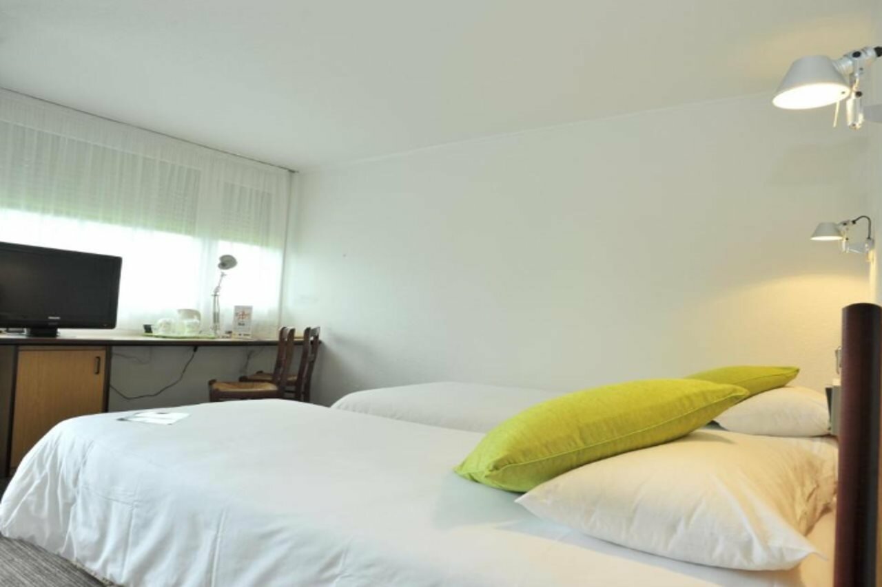 Фото Kyriad Chalons EN Champagne - Saint Martin