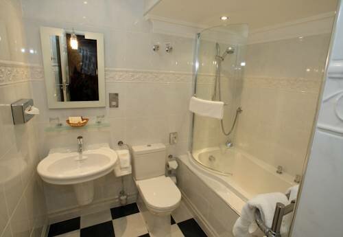 Гостиница The Mansion House Hotel в Области Морей