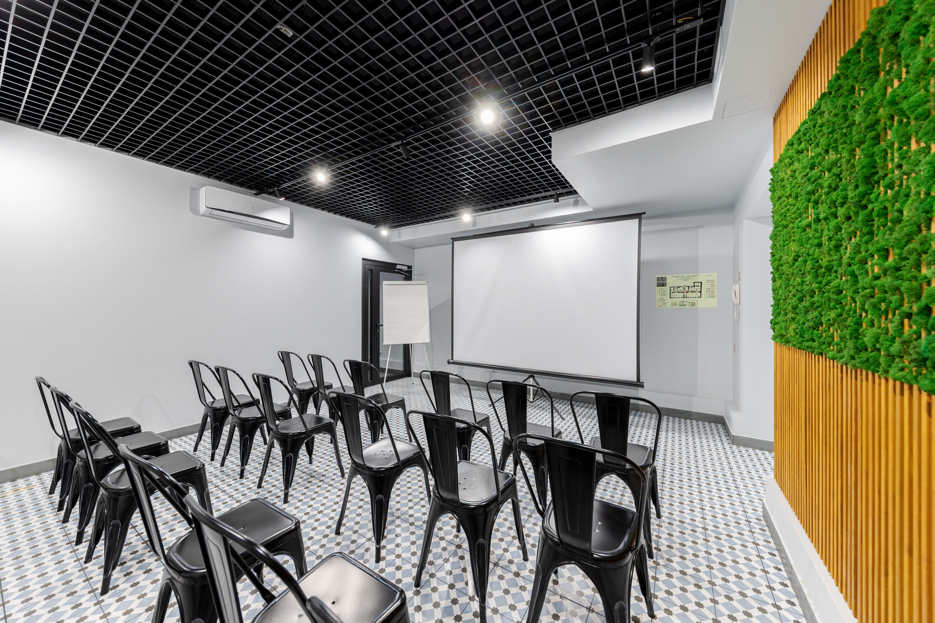 Фото Station Premier S12