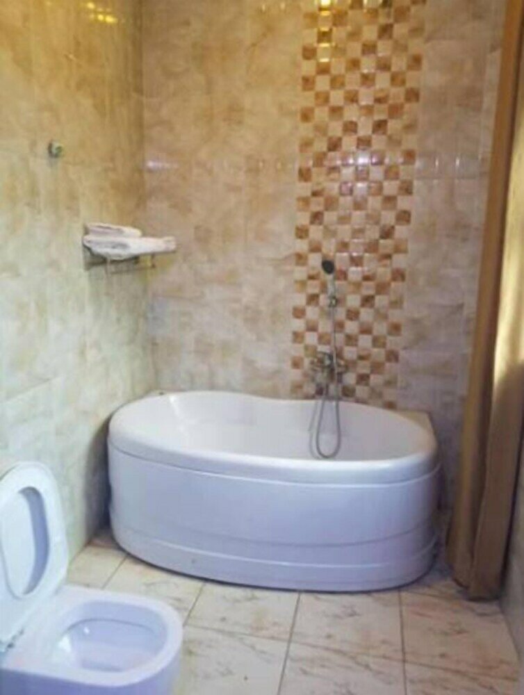 Фото Kingsmen Suites