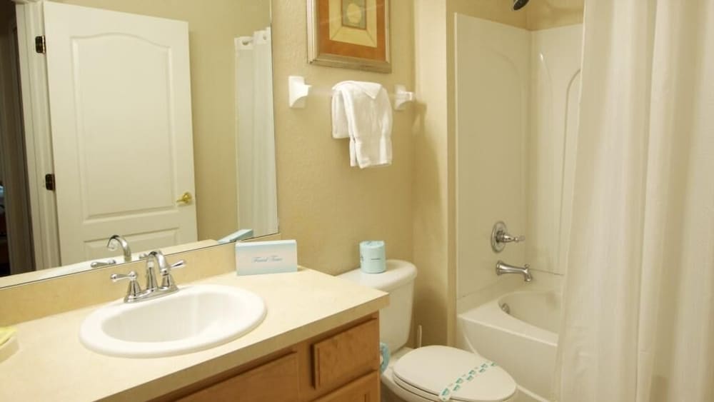 Фото Richard & Karen's Coral Cay Resort Townhome