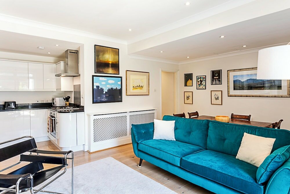 Фото Kensington Retreat With Private Patio