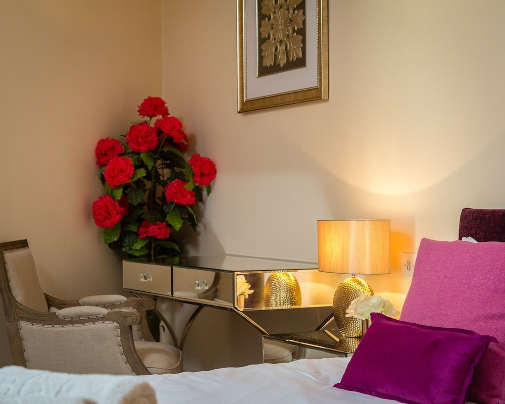 Фото Spacious 2-bedroom Apartment in Mayfair