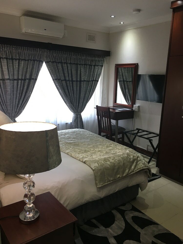 Фото The Meritus