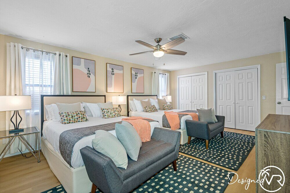 Фото 8 Br Heated Pool & Soccer Field