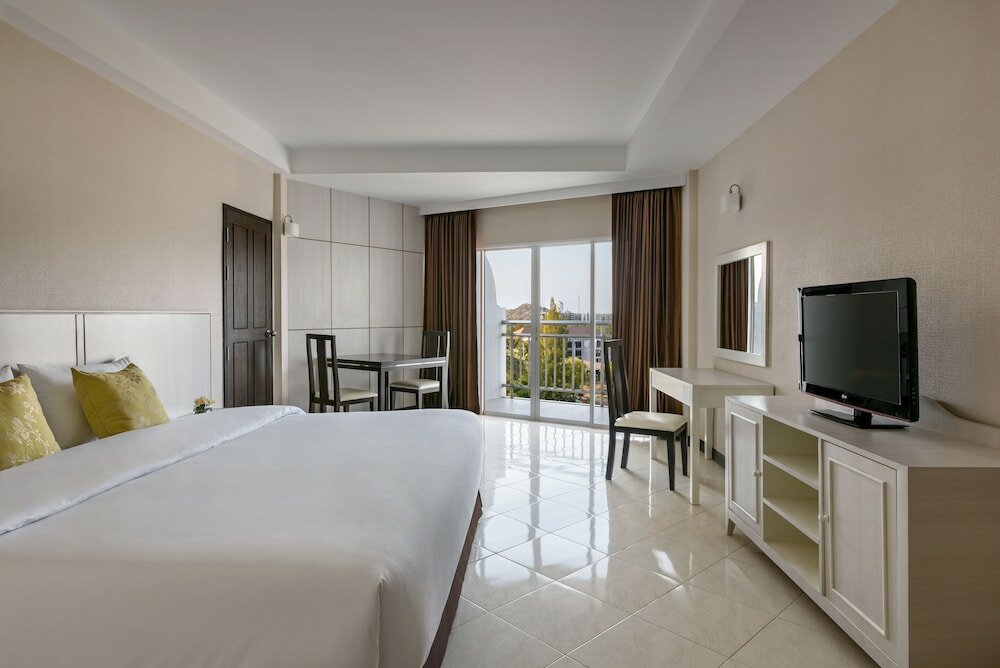 Фото Seapine Beach Golf and Resort Hua Hin