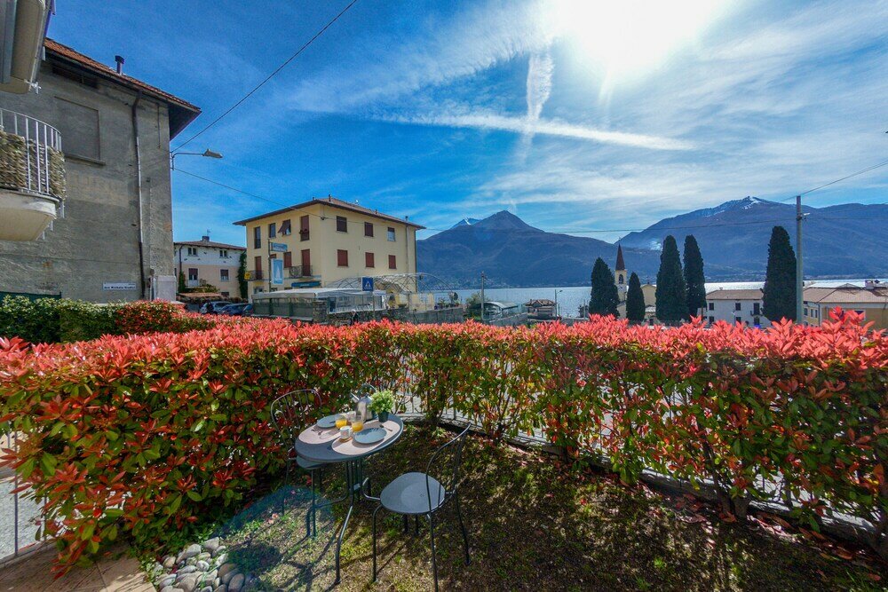 Фото Pianello Charming Lake View