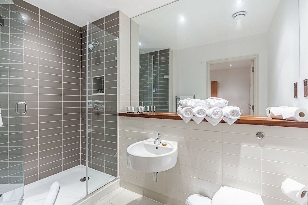 Фото Splendid 3 Bedroom Apartment Kings Cross