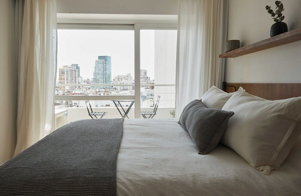 Фото Spacious modern studio