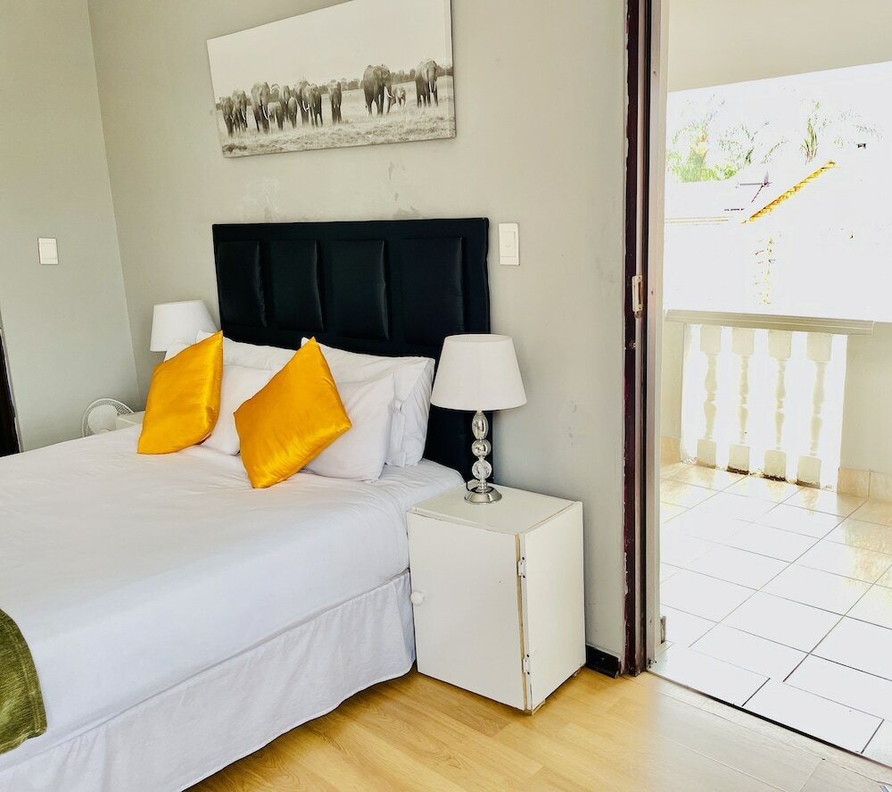 Фото Airport Royal Guest House