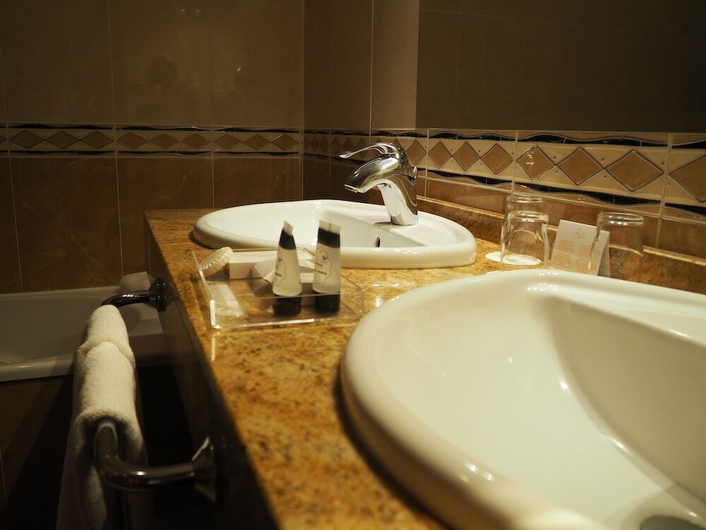 Фото Hotel Ele Puente Romano