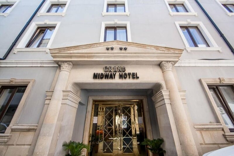 Гостиница Grand Midway Hotel Baku в Баку