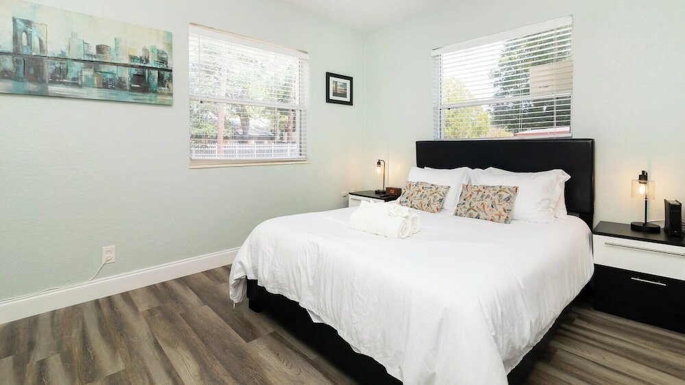 Фото Midtown Sea Esta № 1