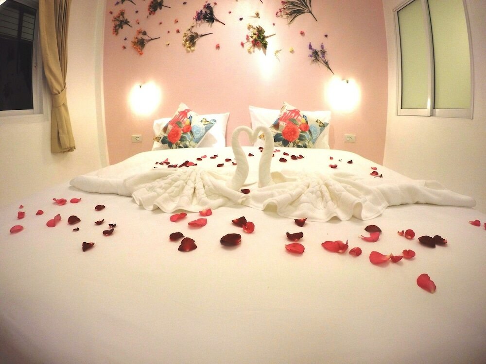 Фото At We Patong Guest House