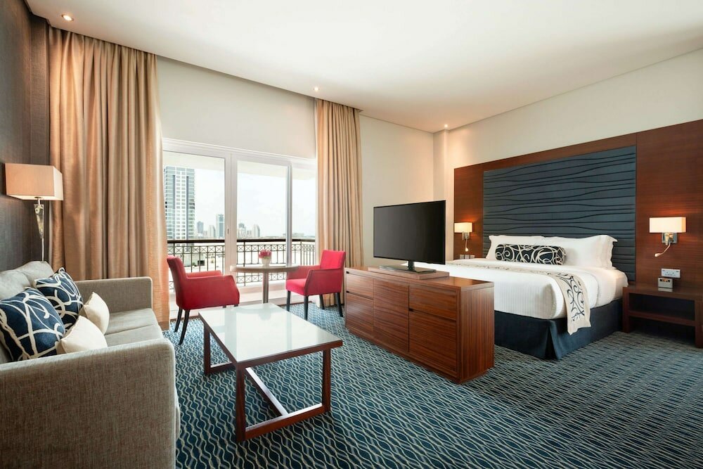 Фото Ramada by Wyndham Manama City Centre