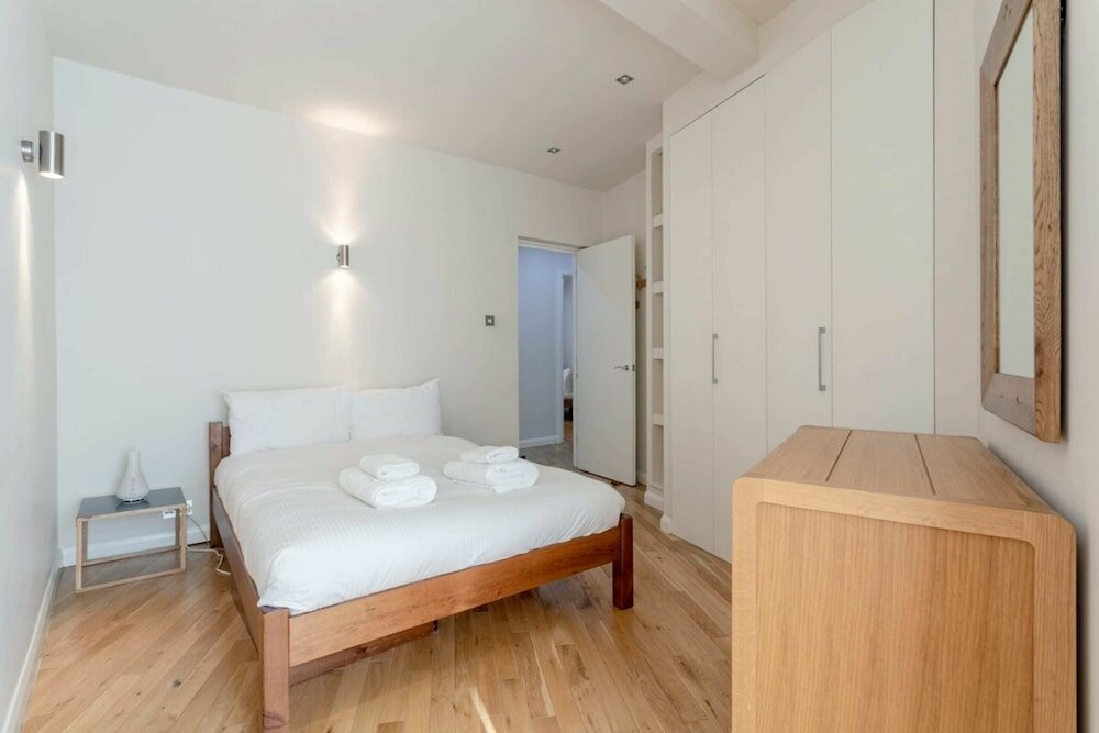 Фото Fantastic 2 Bedroom Apartment in Central London