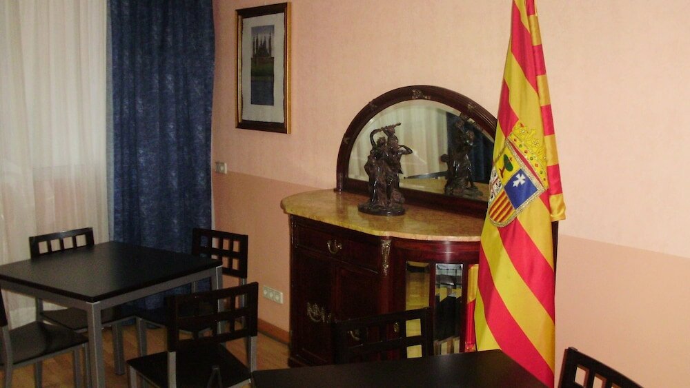 Фото Hostal Cataluña