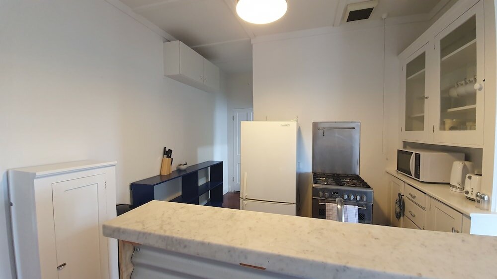 Фото Bright and Modern Oasis in Kingsland