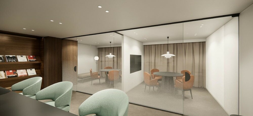 Фото The Connoisseur Residence Hotel