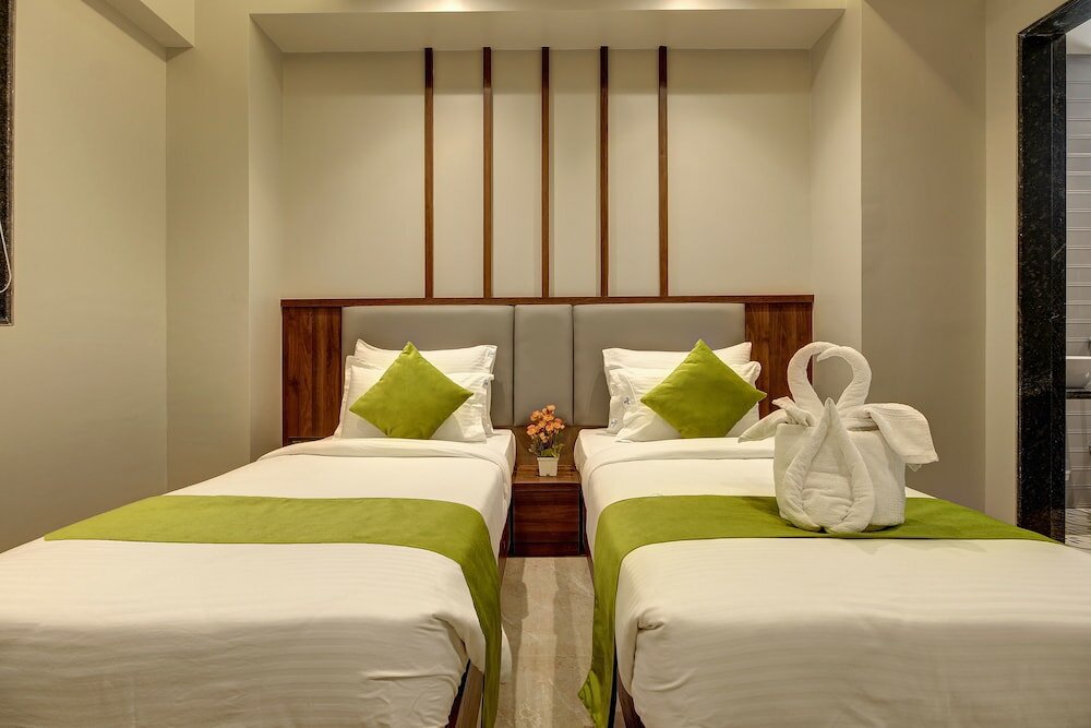 Фото StayBird - Fortune House Business Hotel