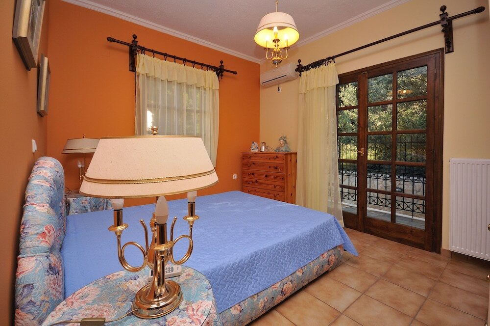 Фото Family Maisonette with Pool near Beach