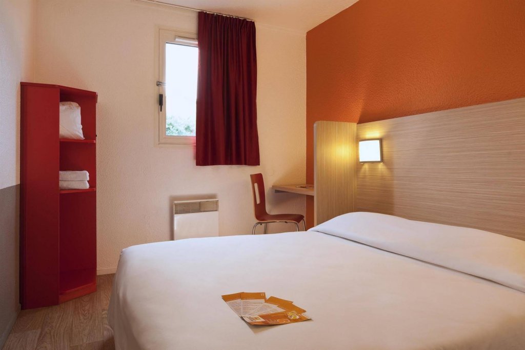 Фото Premiere Classe Rosny Sous Bois