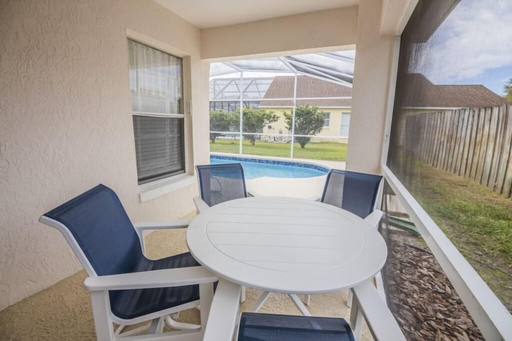 Фото Peter's Creekside Vacation Home