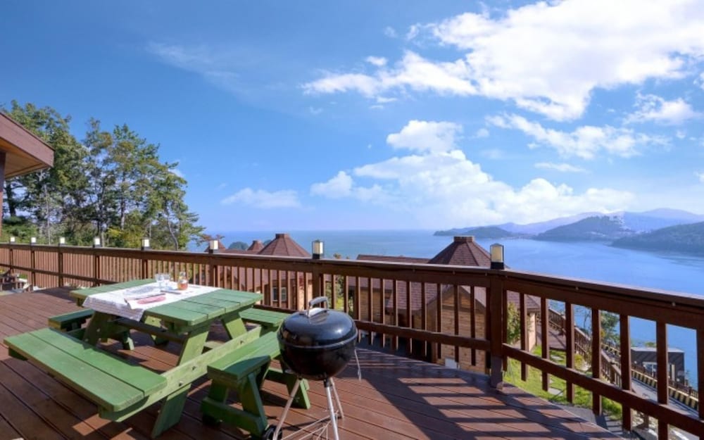 Фото Yeosu Morning of Finland Resort Pension