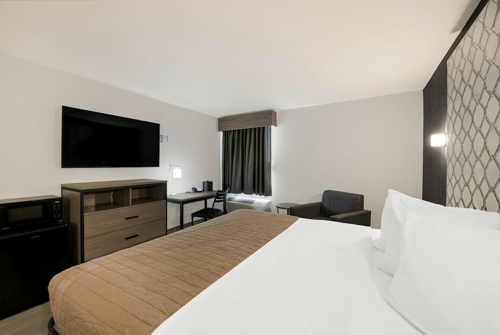 Фото Essence Express Wayne