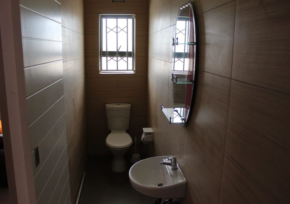 Фото Fairdeal Guest House