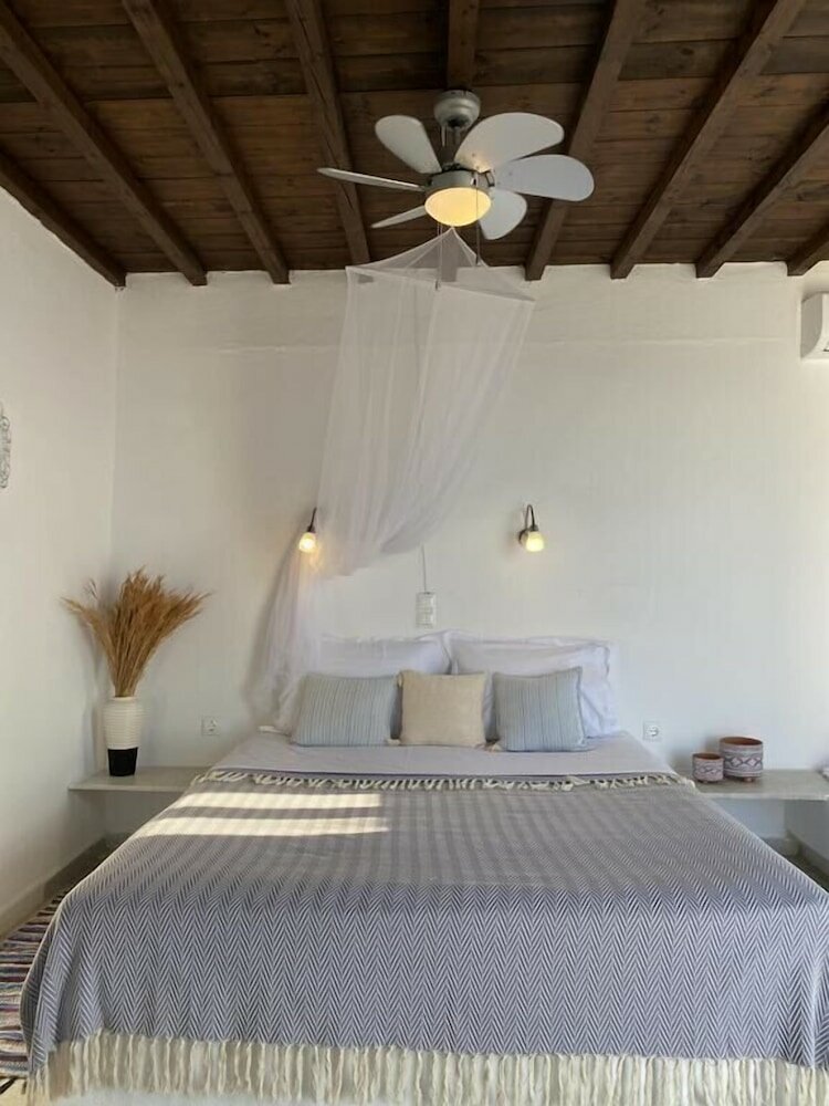 Фото Azure Blue Studios