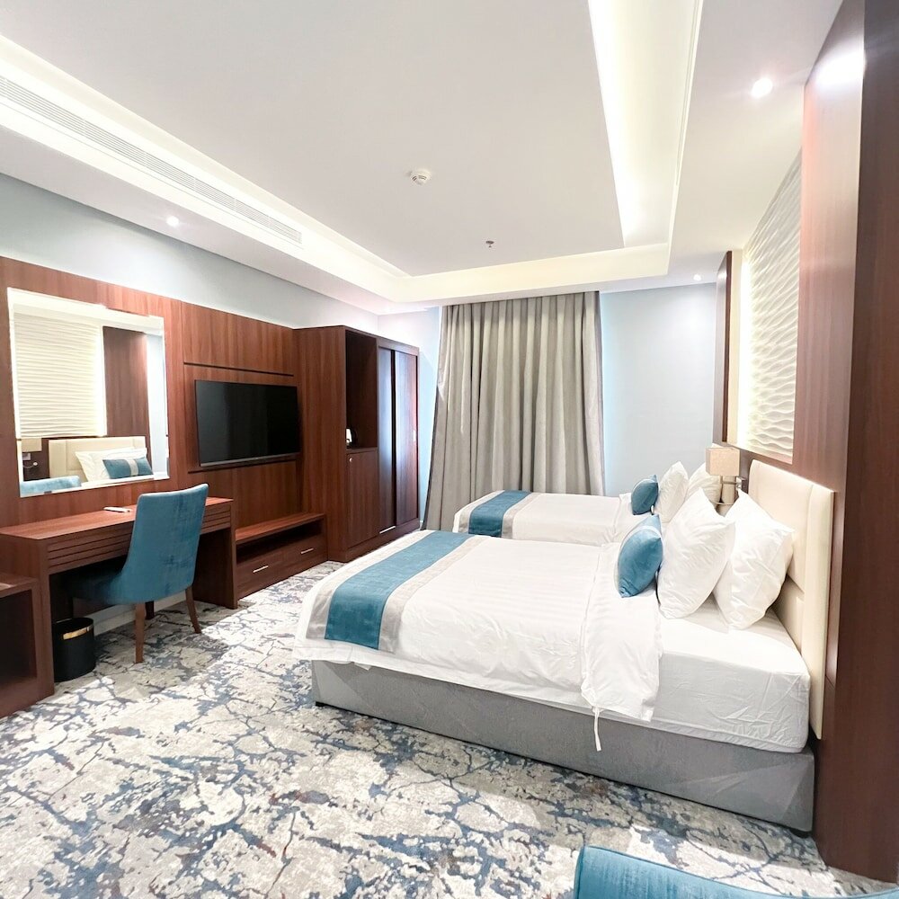 Фото Level Nine Hotel