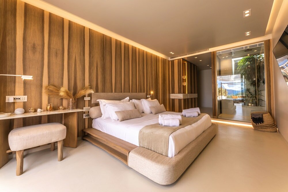 Фото Avgoustos Suites - Adults only