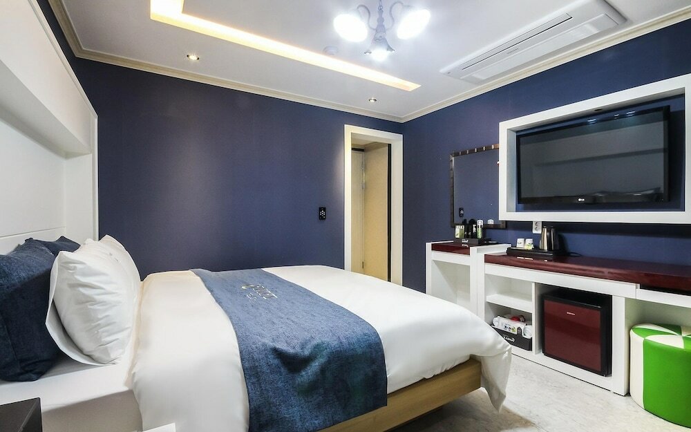 Фото Yeosu Luna Hotel