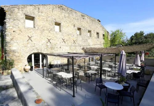 Гостиница L'Oustaou в Форкалькье